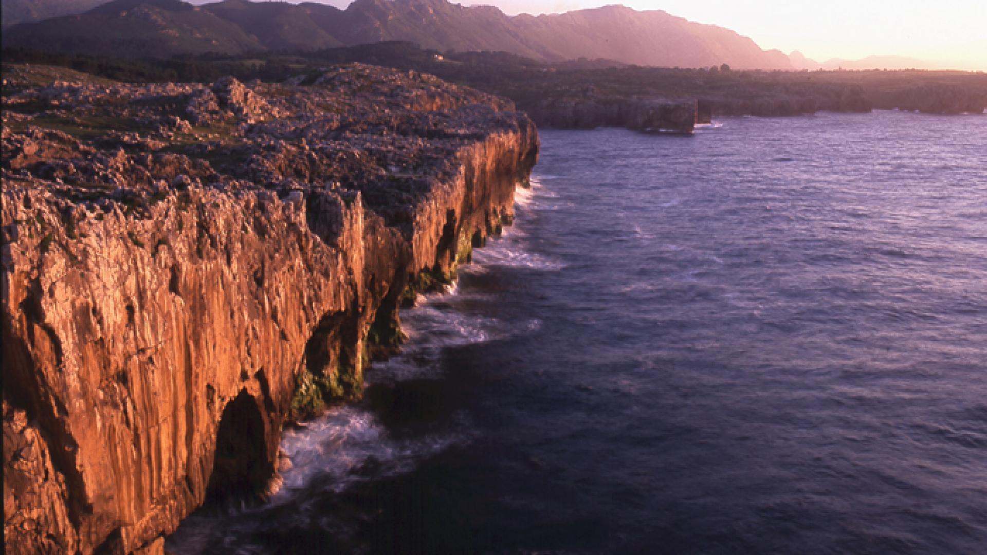 Acantilados playa de San Antonio